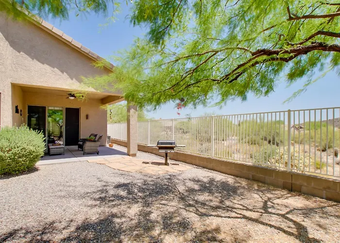 Holiday home Walk To Trails: Mtn-view Mesa Getaway W/ Gril Fountain of the Sun